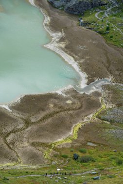 Grossglockner Alp Yolu 'ndaki Pasterze buzulunun eriyen suları