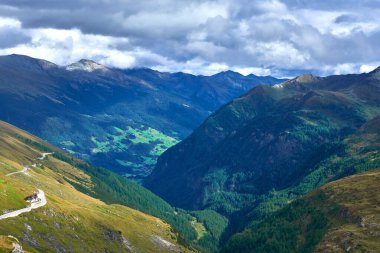 Grossglockner Alp yolunda sonbahar manzarası