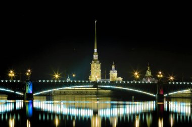 St. Petersburg, Peter ve Paul kalesi, Neva nehri, Trinity köprüsü, Nisan 2019