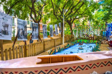 Fiesta Major de Gracia, Placa del Nord, Barcelona, İspanya - Ağustos 2019. Gracia ilçesinin dekore edilmiş caddeleri. 