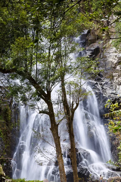 Khao Nan національного парку, Sunanta водоспад Nakhon Si Thammarat Tha — стокове фото