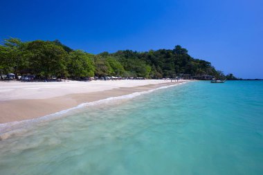  Koh Ma Adası, Trang Bölgesi Tayland, Sairee Sahili 'nde uçurum, Pakmeng Denizi
