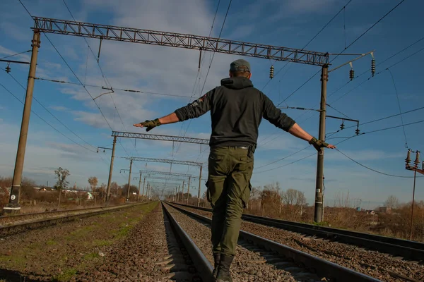 Free Man Beginning Long Journey — Stock Photo, Image