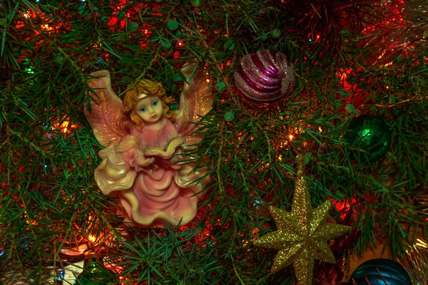 クリスマスポストカード天使とクリスマスのおもちゃ — ストック写真