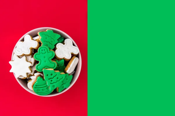 Galletas de Navidad en un tazón —  Fotos de Stock