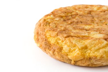 Geleneksel İspanyol omleti beyaz arka plan üzerinde izole