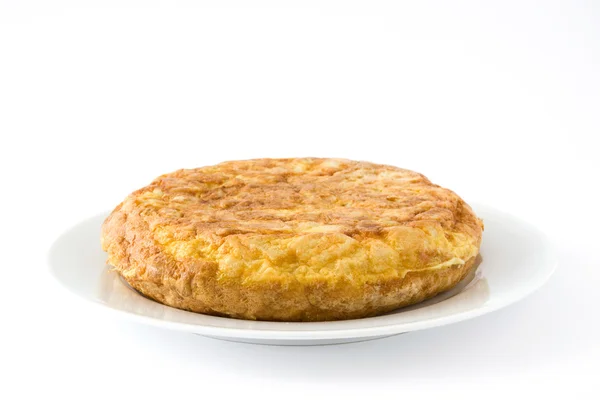 Traditionel spansk omelet isoleret på hvid baggrund - Stock-foto