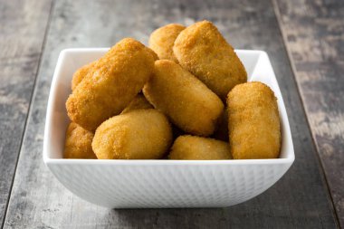 Geleneksel kızarmış İspanyol kroket