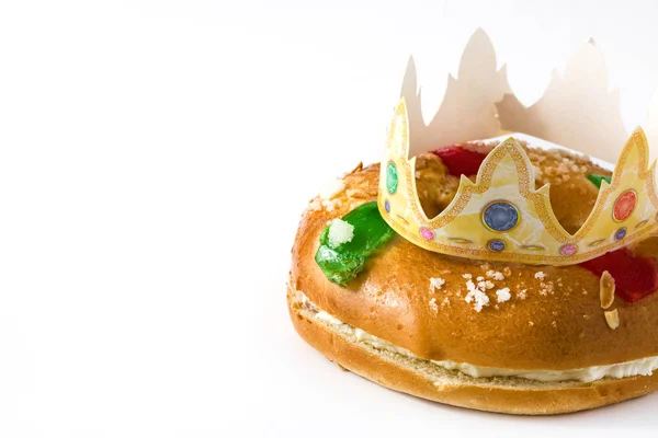 Dolce tipico spagnolo di epifania "Roscon de Reyes", isolato su sfondo bianco — Foto Stock