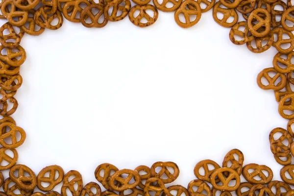 Pretzels isolado no fundo branco — Fotografia de Stock