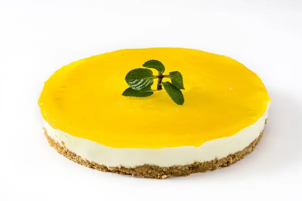 Tarta de limón aislada sobre fondo blanco —  Fotos de Stock