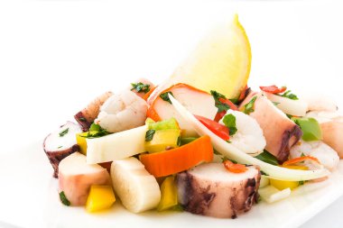 Geleneksel deniz ürünleri ceviche izole Peru'dan