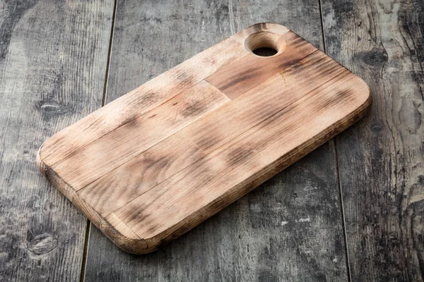 Tagliere su sfondo di legno — Foto Stock