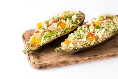 Quinoa ve sebze, izole üzerinde beyaz arka plan ile doldurulmuş patlıcan