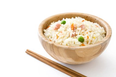 Beyaz arka plan üzerinde izole sebzeli Çin rice Fried