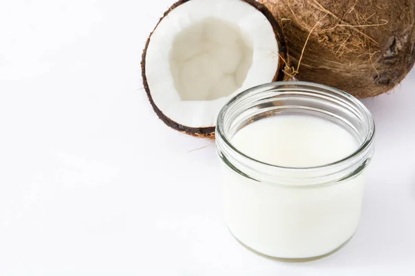 Leite de coco e de coco, isolado sobre fundo branco — Fotografia de Stock