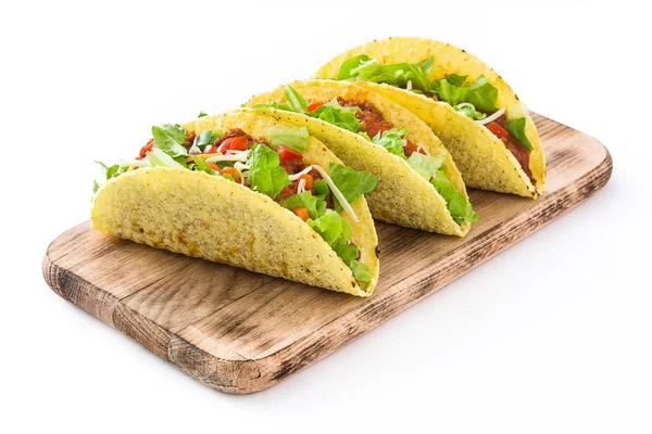 Traditionele Mexicaanse taco's met vlees en groenten, geïsoleerd op witte achtergrond — Stockfoto