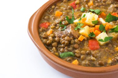 Weiner şnitzel beyaz arka plan üzerinde izole patates kızartması ile