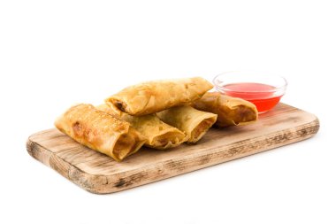 Beyaz arka plan üzerinde izole sebze böreği