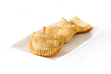 Beyaz arka plan üzerinde izole tipik İspanyol empanadas