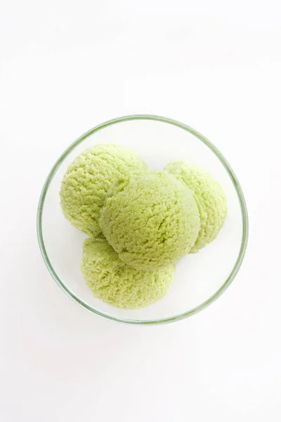 Groene thee ijs matcha geïsoleerd op witte achtergrond — Stockfoto