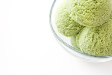 yeşil çay matcha dondurma beyaz arka plan üzerinde izole
