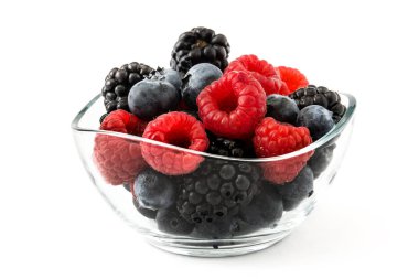 Beyaz arka plan üzerinde izole sağlıklı berry güler yüzlü
