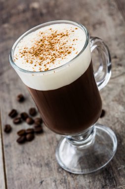 İrlandalı kahve cam ahşap tablo