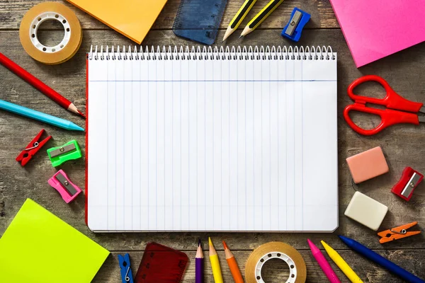 School supplies on wooden background. Back to school concept. Copyspace. — Stock Photo, Image