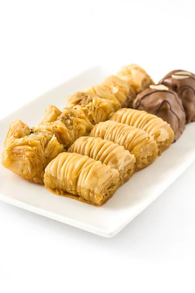 Baklava dessert turc isolé sur fond blanc — Photo