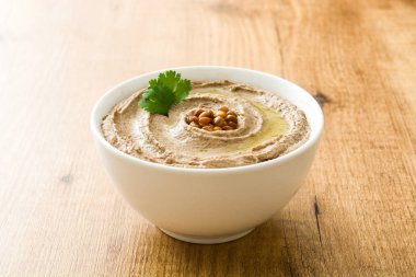 Mercimek humus ahşap kase