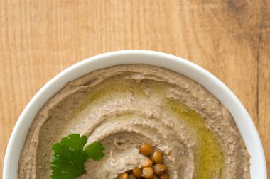 Mercimek humus ahşap kase