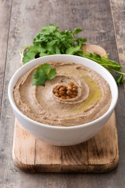 Mercimek humus ahşap kase
