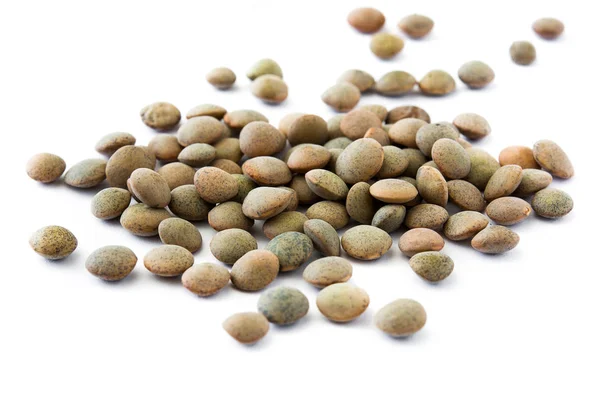 レンズ豆の粒が白い背景で隔離 — ストック写真