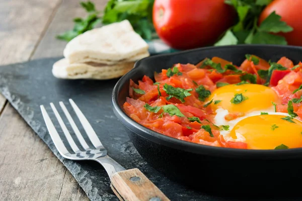 Shakshuka Panela Ato Fritar Ferro Mesa Madeira Comida Típica Israel — Fotografia de Stock