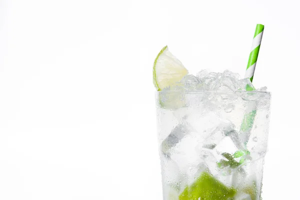 Caipirinha Cocktail Glas Auf Weißem Hintergrund Kopierraum — Stockfoto