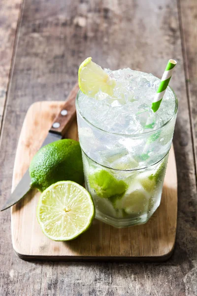 Caipirinha Cocktail Glas Houten Tafel Achtergrond — Stockfoto