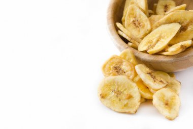 Ahşap kase beyaz arka plan üzerinde izole Muz fiş