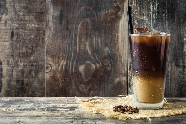 Kopi Dalam Gelas Atas Meja Kayu Ruang Penyalinan — Stok Foto