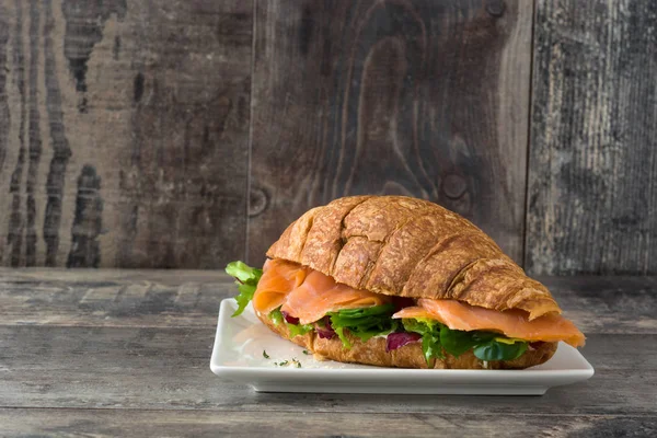 Croissant Sandwich Salmon Vegetables Wooden Table — Stock Photo, Image