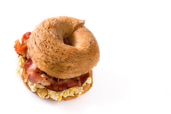 Sanduíche Bagel Com Bacon Ovo Queijo Isolado Sobre Fundo Branco — Fotografia de Stock