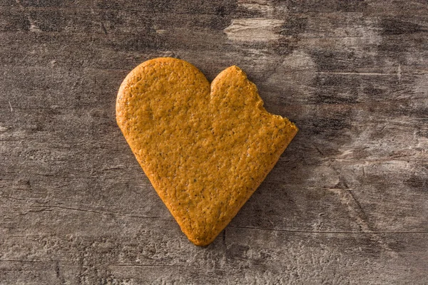 Galleta Forma Corazón Roto Mesa Madera Concepto San Valentín Día — Foto de Stock