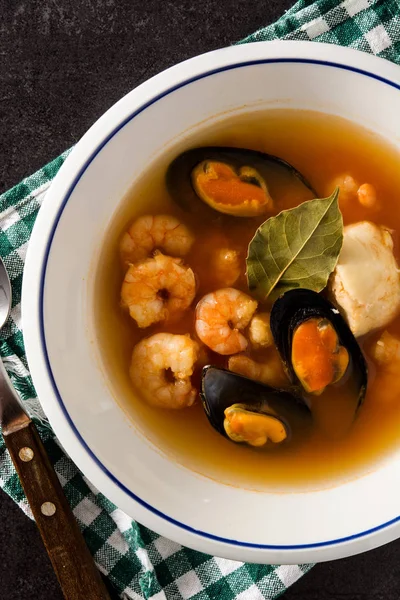 Franse Bouillabaisse Soep Wit Bord Bovenaanzicht — Stockfoto