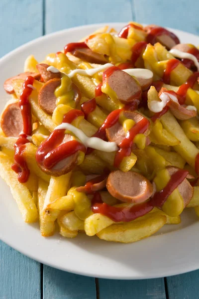 Typical Latin America Salchipapa Sausages Fries Ketchup Mayo Mustard Close — 스톡 사진