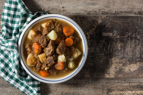 Irish beef stew with carrots and potatoes — Stock Photo, Image