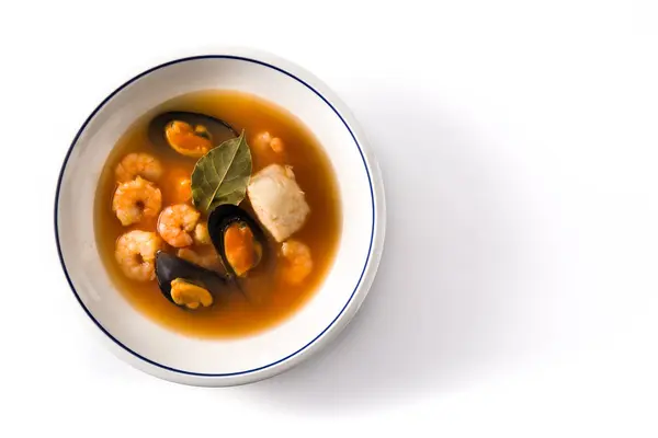 Sopa de bouillabaisse francesa en plato blanco — Foto de Stock