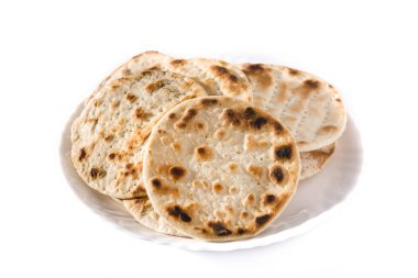 Yahudi Hamursuz Bayramı için beyaz arka planda izole edilmiş el yapımı matza.
