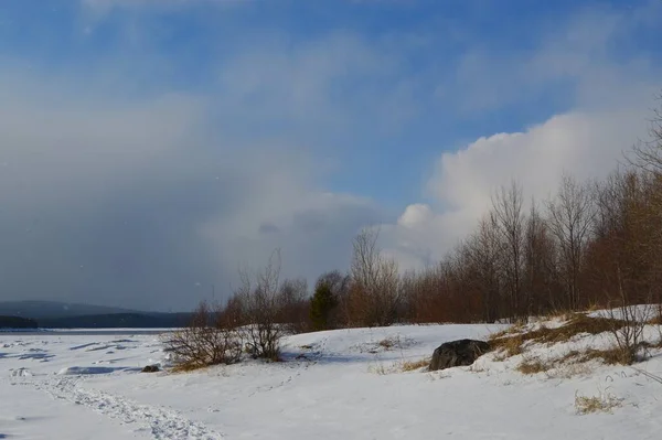 Donmuş körfezli manzara