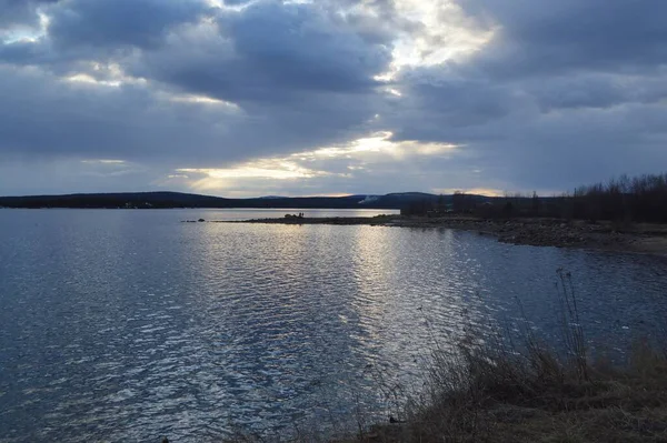 Geçen akşam Beyaz Deniz 'de mayıs ayında
