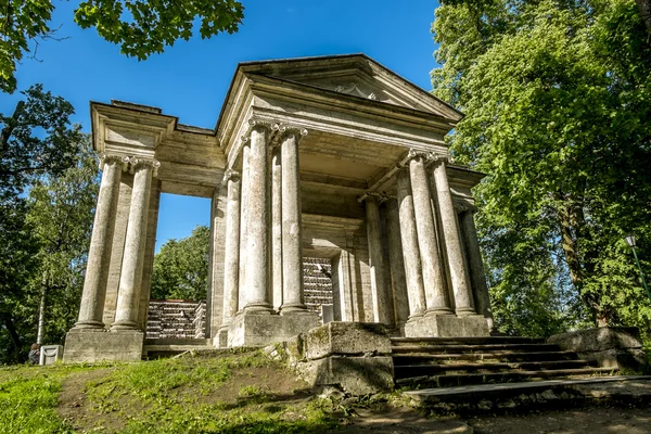 Portal "Maska" in a Park in Gatchina. — Stock Photo, Image